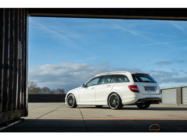Mercedes-Benz C-Klasse C63 AMG Estate 2014 Benzine 6