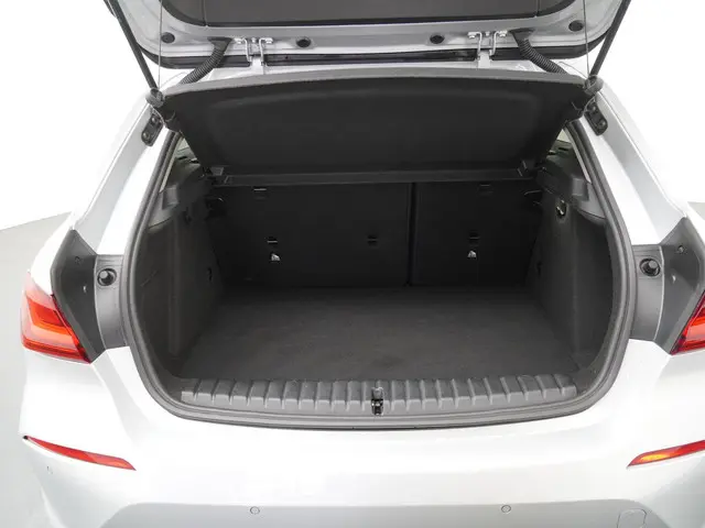 BMW 1 Serie 118i Executive Edition 2021 Benzine 9