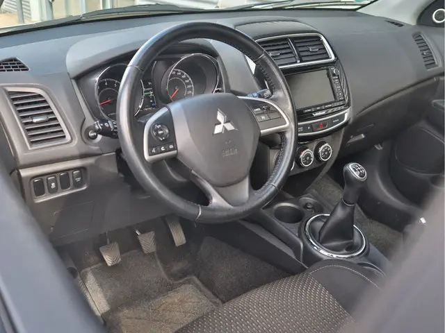 Mitsubishi ASX 2