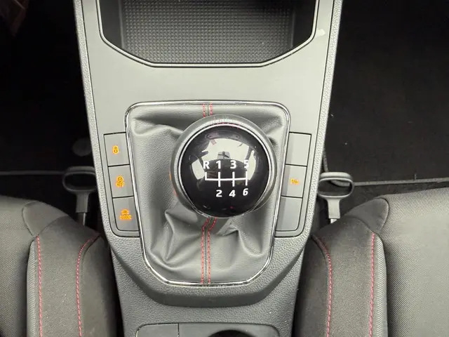 SEAT Ibiza 1.0 TSI FR Business Intense 2021 Benzine 38