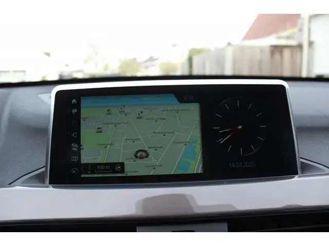 BMW X1 sDrive20i 260pk High Executive Pano 2017 Benzine 20