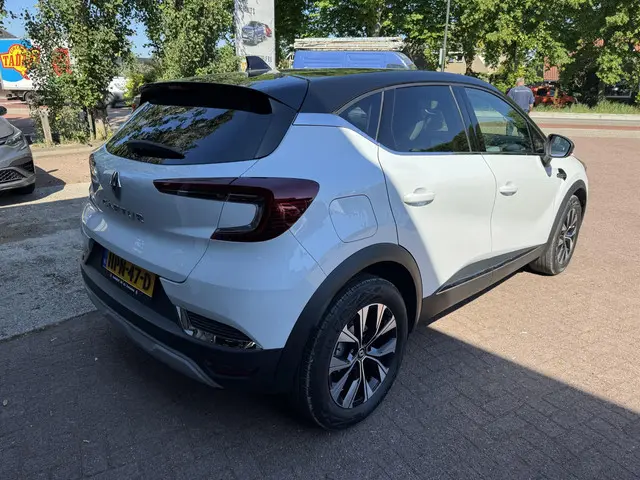Renault Captur 1.3 TCe 140pk EDC Techno 2024 Benzine 5