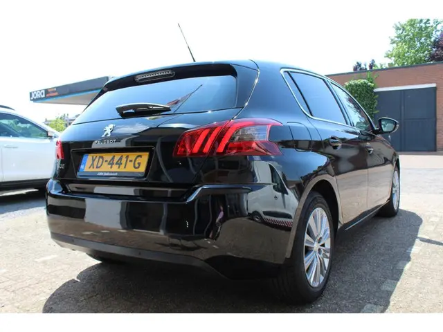 Peugeot 308 1.2 PureTech Allure 2018 Benzine 4