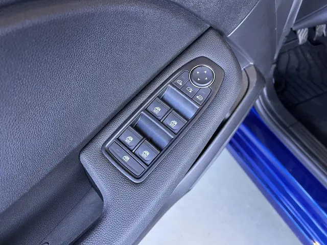 Mitsubishi Colt 1.0T Intense 2024 Benzine 32