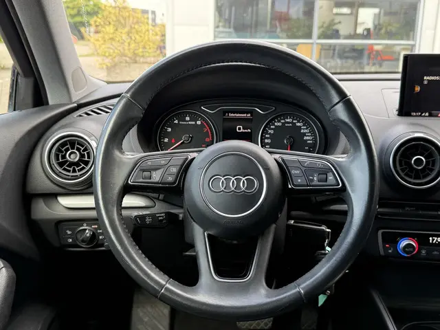 Audi A3 Sportback 30 TFSI Pro Line 2018 Benzine 8