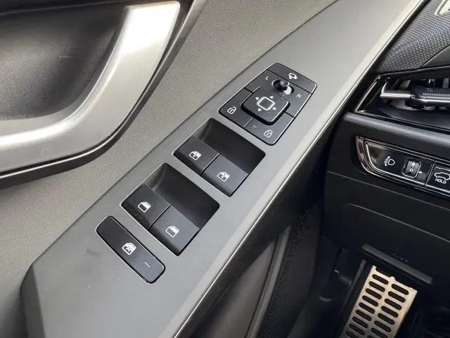 Kia Niro 1.6 GDi PHEV DynamicLine 2023 Hybride Benzine 16