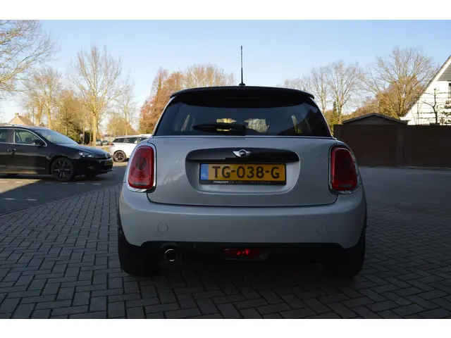 MINI Cooper Mini 1.5 Serious Business autom. 2017 Benzine 7