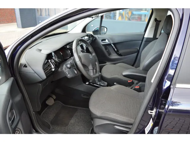 Citroën C3 1.2 PureTech Collection automaat 2014 Benzine 9