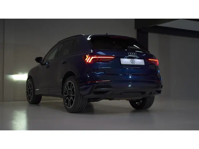 Audi Q3 45 TFSI e S line 2022 Hybride Benzine 6