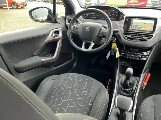 Peugeot 2008 1.2 PureTech Style 2015 Benzine 21