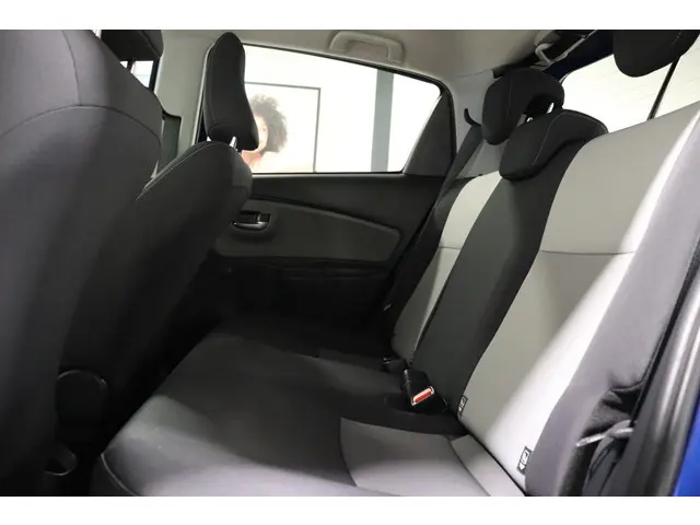 Toyota Yaris 1.5 Hybrid Dynamic, 2020 Hybride Benzine 11