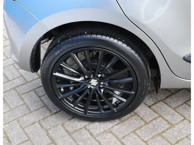 Suzuki Swift 1.2 Select 2018 Benzine 19
