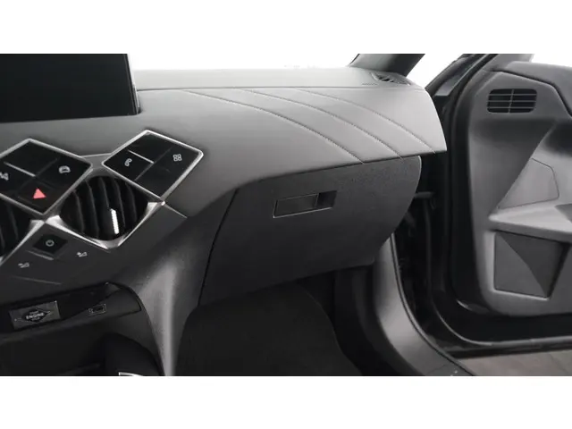 DS DS 3 Crossback PureTech 100 Montmartre 2022 Benzine 33