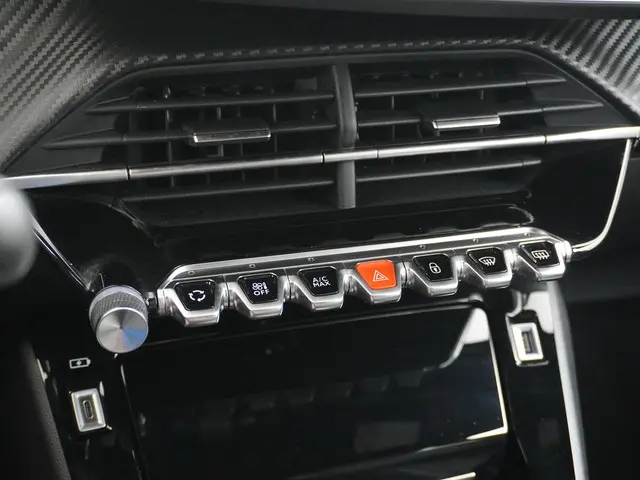 Peugeot e-2008 EV Allure 50 kWh 2023 Elektrisch 35