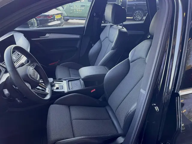 Audi Q5 40 TFSI S edition 2023 Hybride Benzine 53