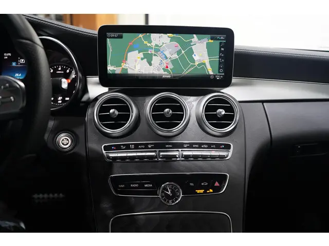 Mercedes-Benz C-Klasse Cabrio 180 AMG Line 2023 Benzine 36