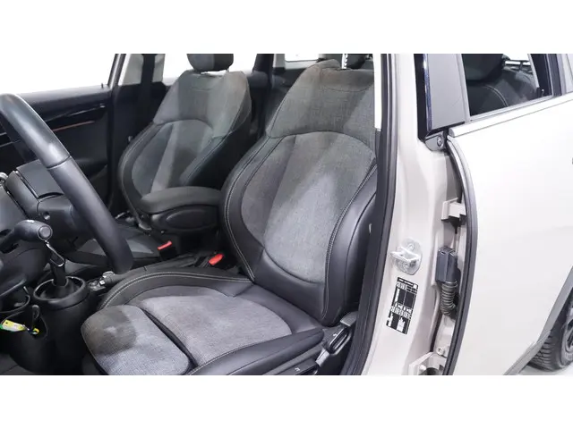 MINI Cooper Mini 1.5 Business Edition 2022 Benzine 38