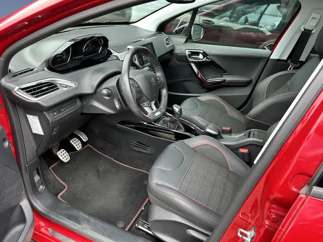 Peugeot 2008 Turbo 110PK GT-line 2018 Benzine 32