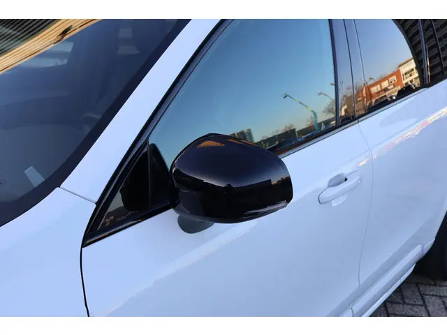 Volvo XC90 B6 AWD R-Design 2022 Benzine 13