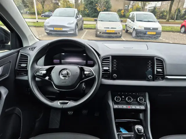 Škoda Karoq 1.0 TSI Ambition 2023 Benzine 18