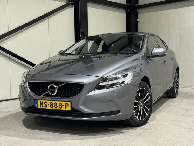 Volvo V40 2.0 T3 Nordic+ 2017 Benzine 19
