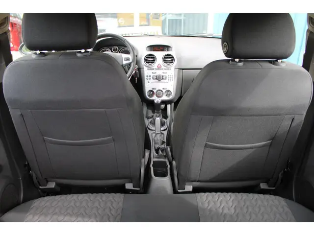 Opel Corsa 1.4-16V Design Edition 2013 Benzine 16
