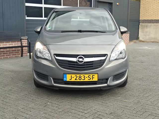 Opel Meriva 1.4 Berlin 2014 Benzine 2
