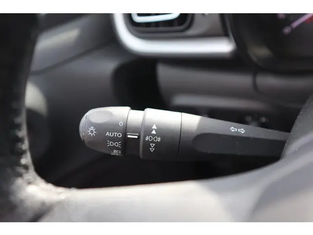 Citroën C3 1.2 PT SHINE BUSINESS 2020 Benzine 18