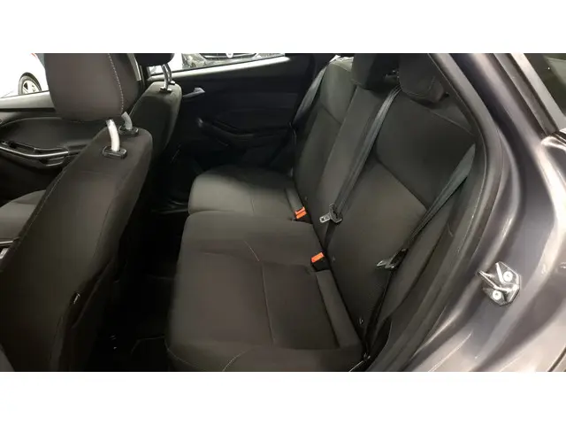 Ford Focus 1.0 Titanium Edition 2015 Benzine 15