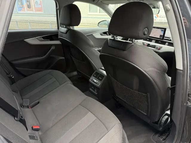 Audi A4 Avant 35 TFSI Aut. Business Sport 2021 Benzine 13