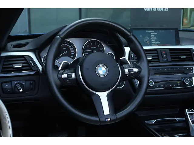 BMW 4 Serie Cabrio 435i M Sport 2016 Benzine 21
