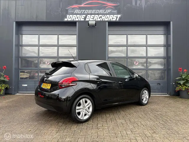 Peugeot 208 1.2 PureTech Signature 2019 Benzine 4