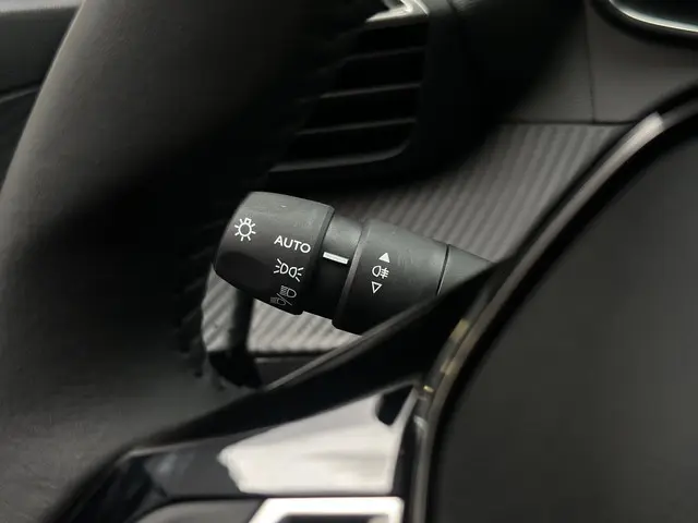 Peugeot 2008 1.2 PureTech 100 Allure 2024 Benzine 27