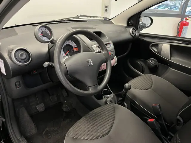 Peugeot 107 1.0 Active 2012 Benzine 3