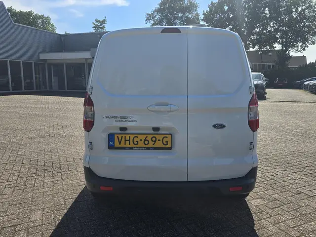 Ford Transit Courier 1.5 TDCI Limited 2020 Diesel 4
