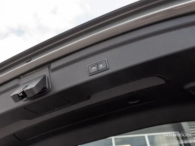 Audi Q3 Sportback 45 TFSI E S-Line 2021 Hybride Benzine 12