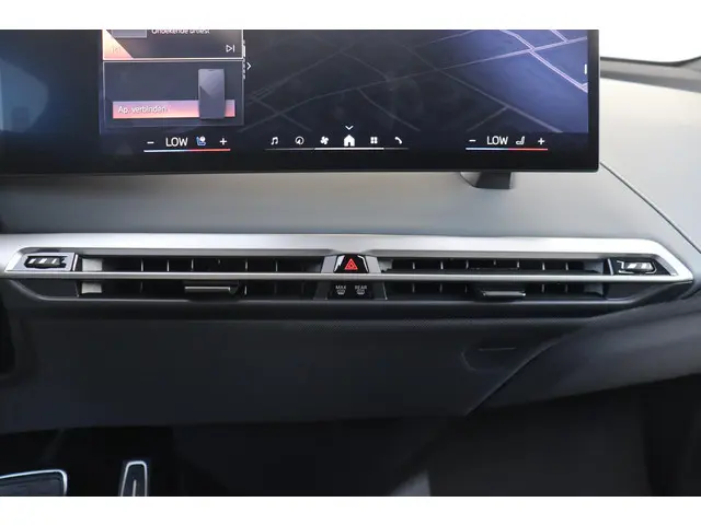 BMW iX xDrive45 2025 Elektrisch 31