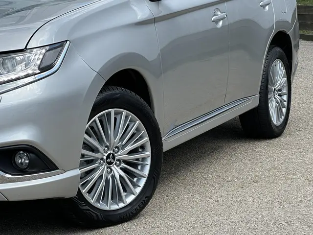 Mitsubishi Outlander 2.4 PHEV Pure+ 2019 Hybride Benzine 10