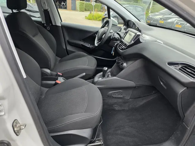 Peugeot 208 1.2 PureTech Active 2017 Benzine 16