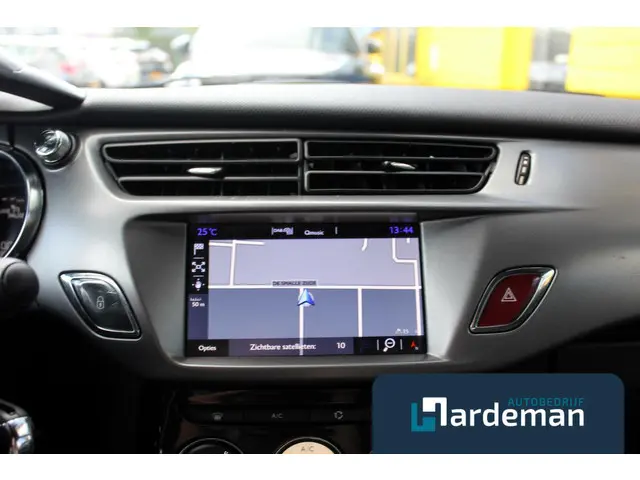 DS DS 3 Cabrio 1.2 Sport Chic Carplay 2016 Benzine 16