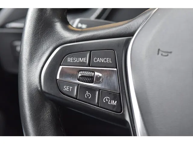 BMW 1 Serie 118i Executive Edition 2020 Benzine 14