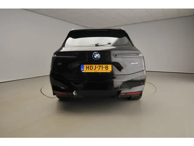 BMW iX xDrive50 2025 Elektrisch 3