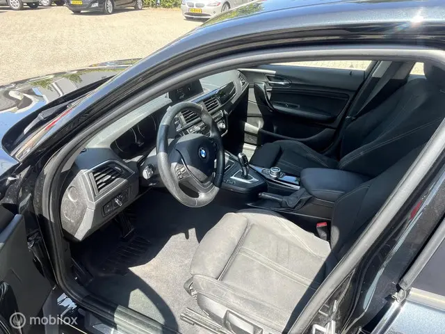 BMW 1 Serie 118i Corporate Lease Executive 2017 Benzine 8