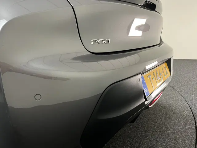 Peugeot 208 1.2 PureTech Active Pack 2022 Benzine 34