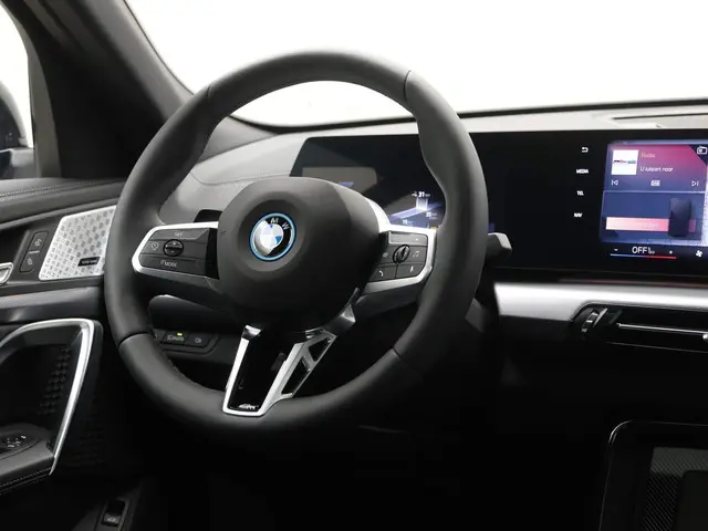 BMW iX2 eDrive20 65kWh 2024 Elektrisch 2