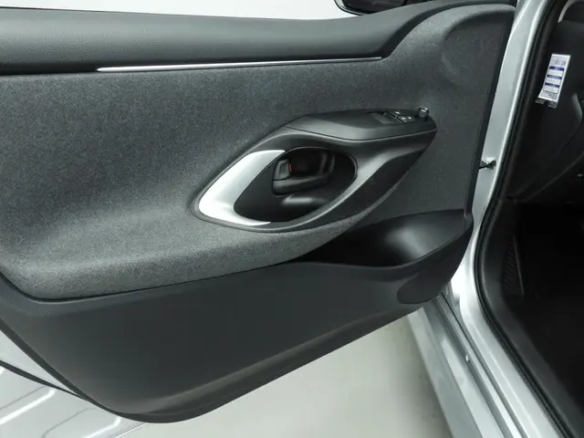 Toyota Yaris 1.5 Hybrid Active 2022 Hybride Benzine 19