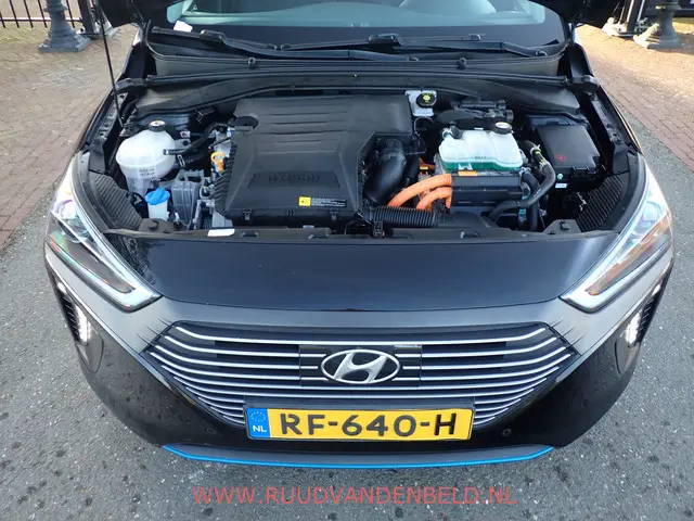 Hyundai IONIQ 1.6 GDi 2018 Hybride Benzine 28