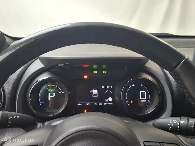 Toyota Yaris 1.5 Hybrid Executive 2021 Hybride Benzine 17