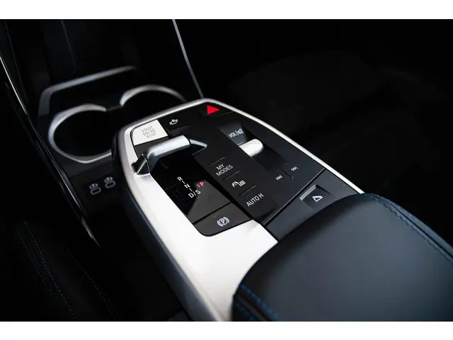 BMW X1 xDrive30e 2024 Hybride Benzine 16
