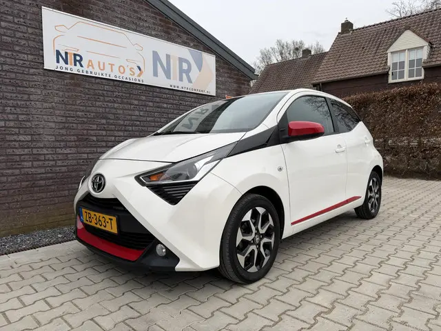 Toyota Aygo 1.0 VVT-i x-clusiv 2018 Benzine 15